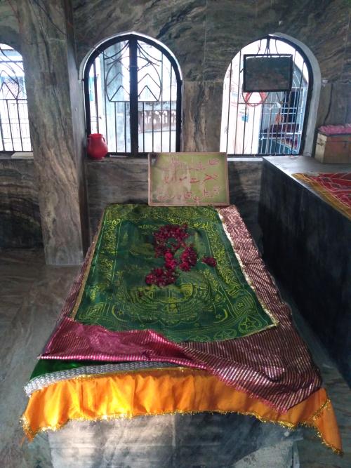 City Qabrastan Bareli 5